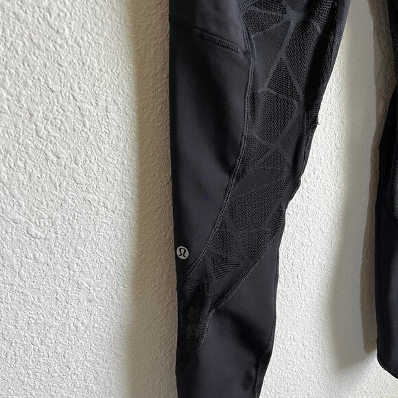 Lululemon Black Mesh Cropped Leggings Women's 8 Mid Rise Pockets Gym Workout - Picture 5 of 8
